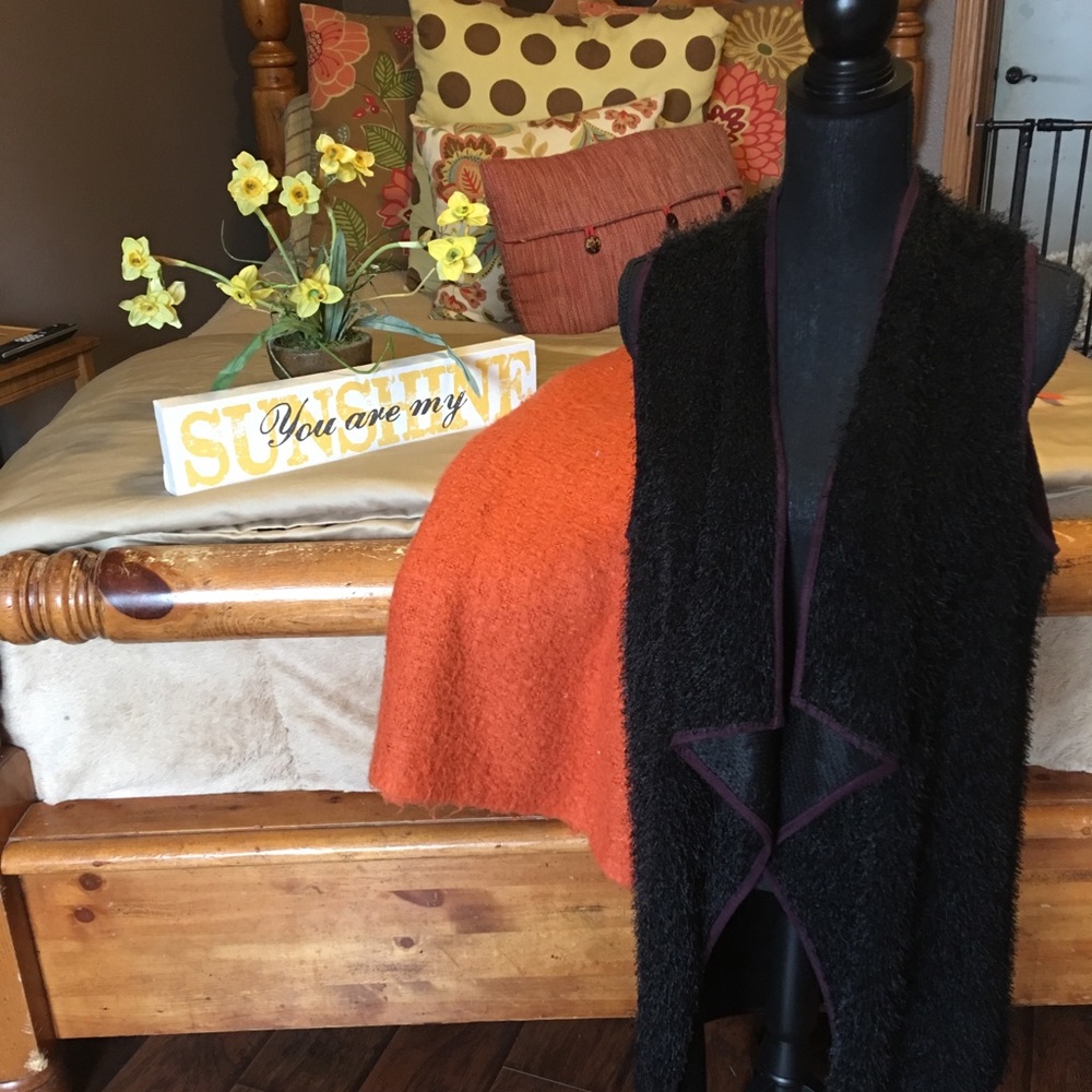 Cute vest 2x boutique brand